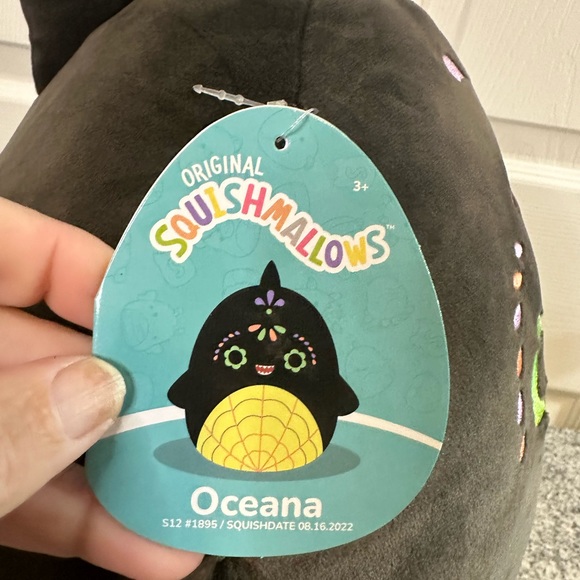 NWT 12” Oceana Candian release DOTD shark Squishmallow - Picture 5 of 6